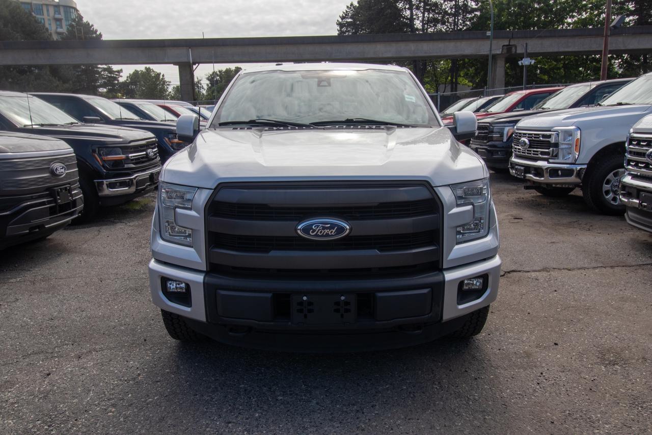 2015 Ford F-150 4WD SUPERCREW 145" LARIAT Photo2