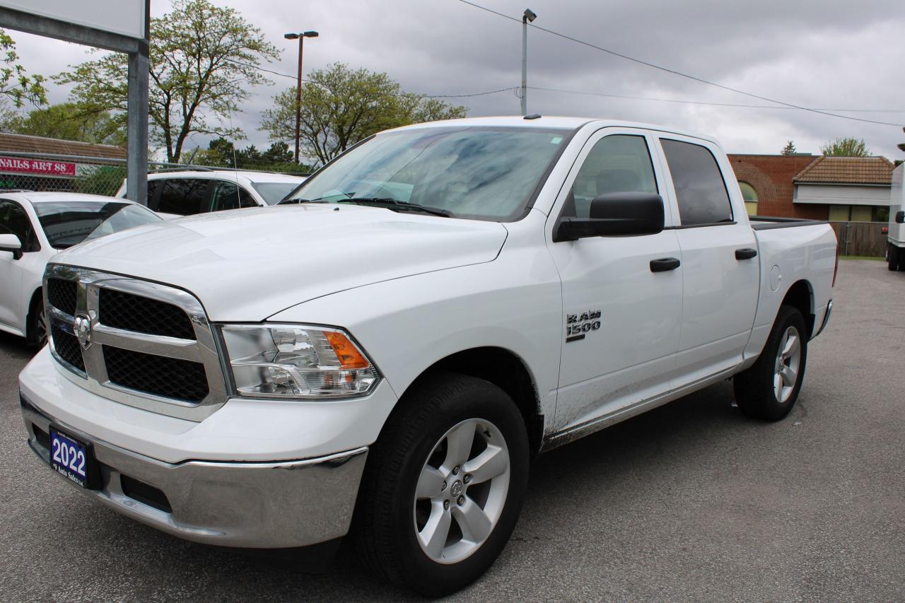 2022 RAM 1500 Classic SLT - Photo #3