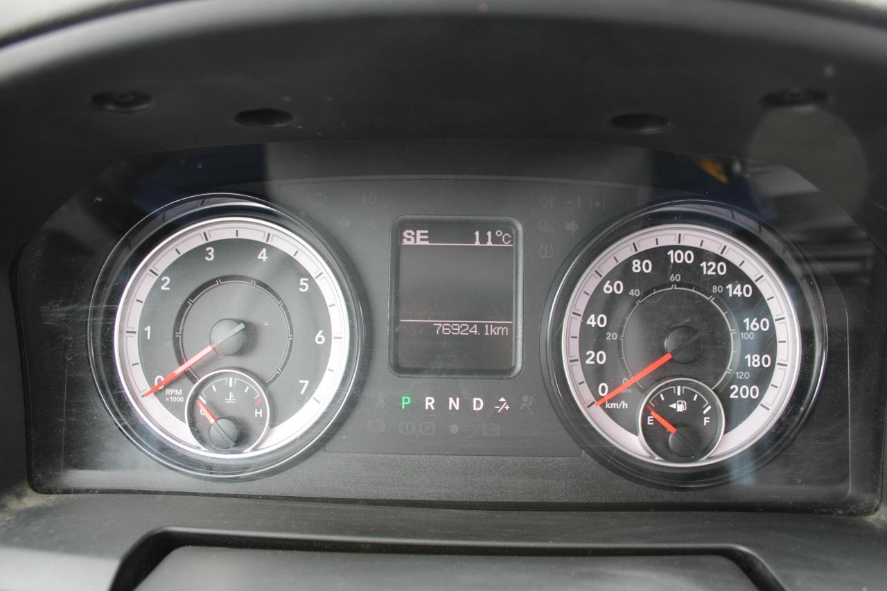 2022 RAM 1500 Classic SLT - Photo #9