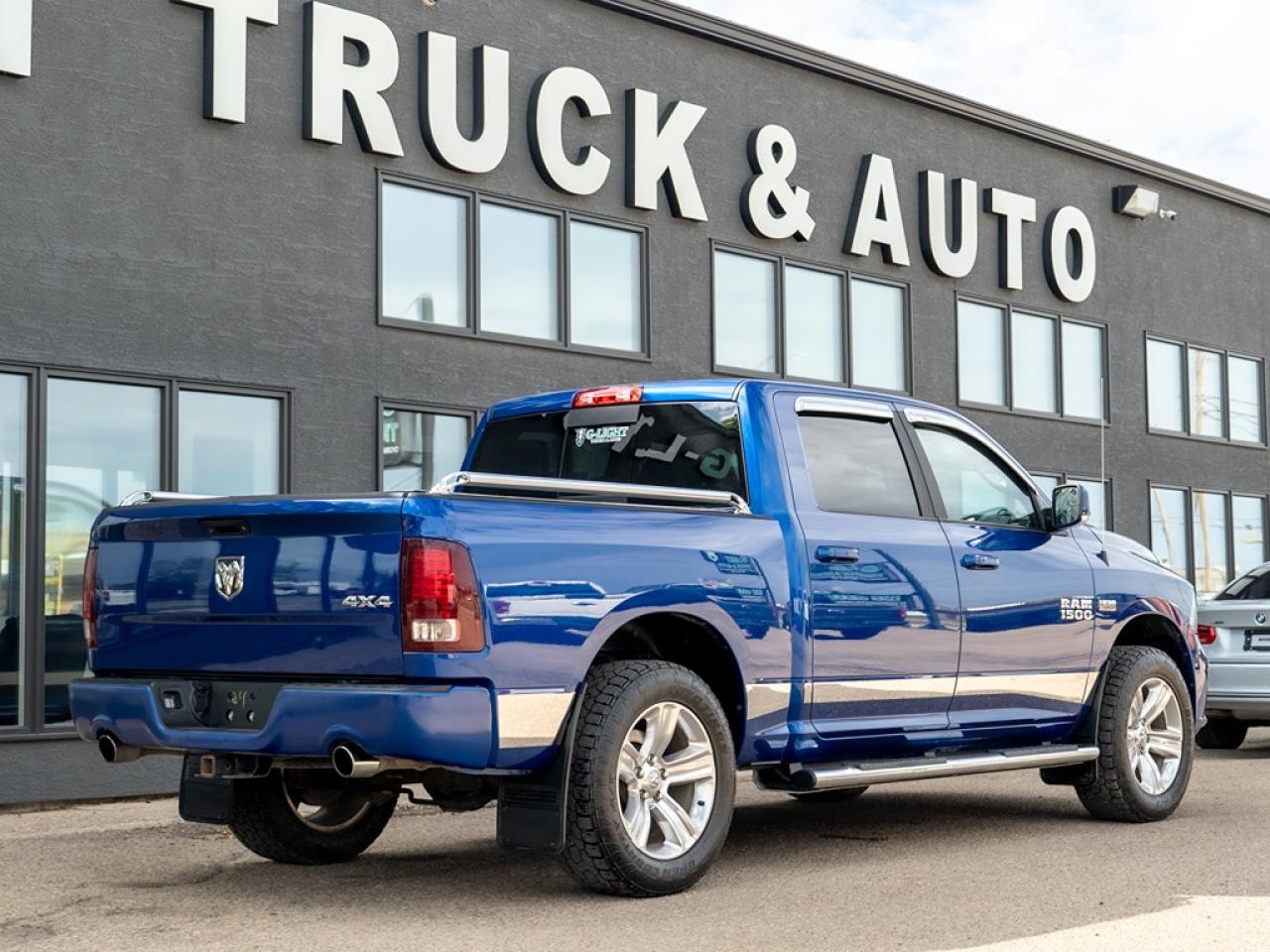2017 RAM 1500 SPORT 4x4 Photo5