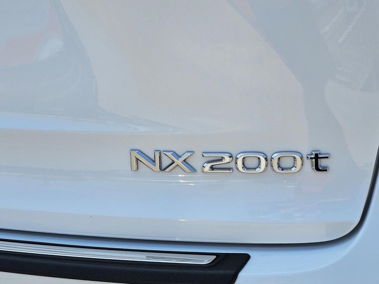 2017 Lexus NX 200t AWD - 2.0L 4cyl. turbocharged engine, Leather - Photo #10