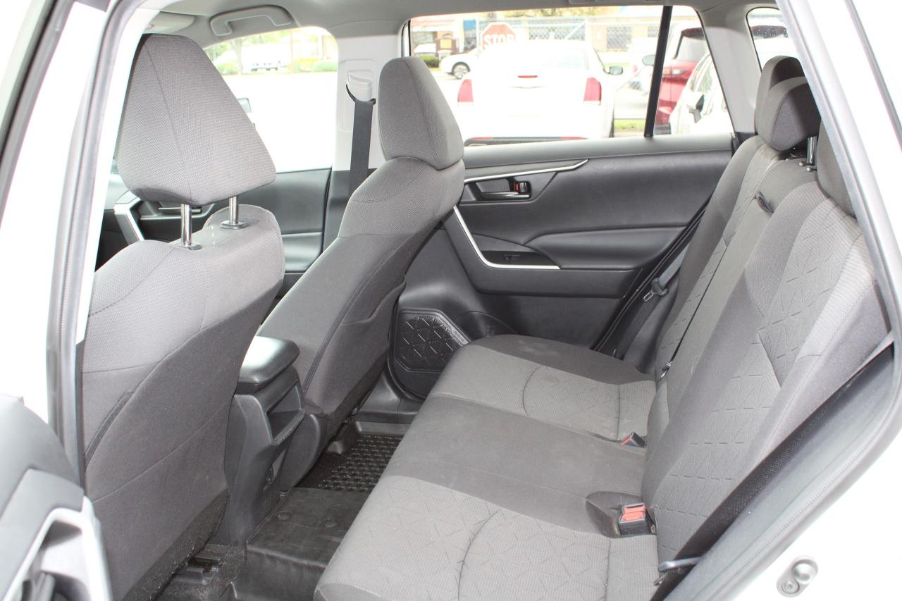2021 Toyota RAV4 LE - Photo #10