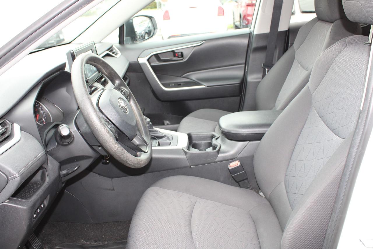 2021 Toyota RAV4 LE - Photo #13