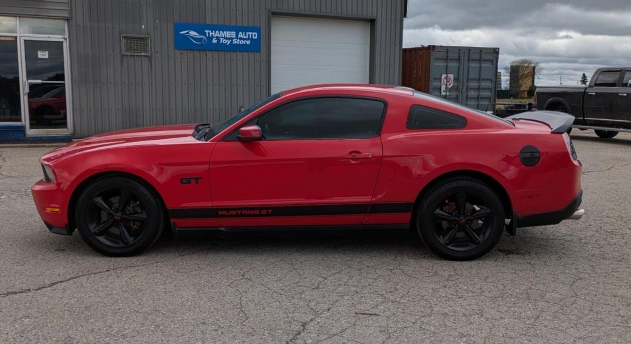 2010 Ford Mustang GT - Photo #2