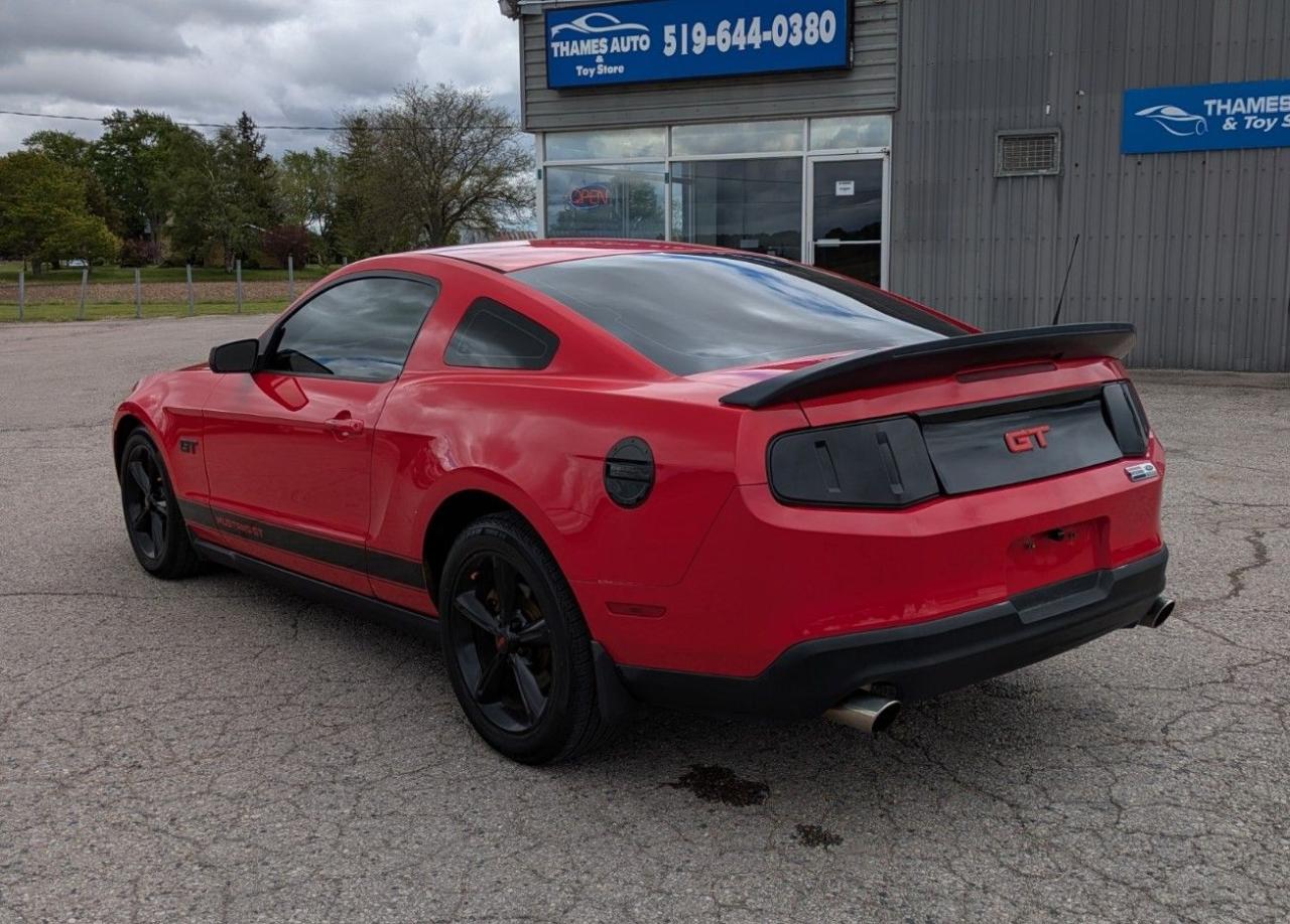 2010 Ford Mustang GT - Photo #3