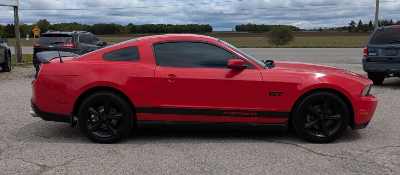 2010 Ford Mustang GT - Photo #6