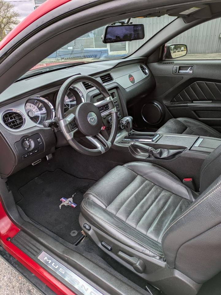 2010 Ford Mustang GT - Photo #10