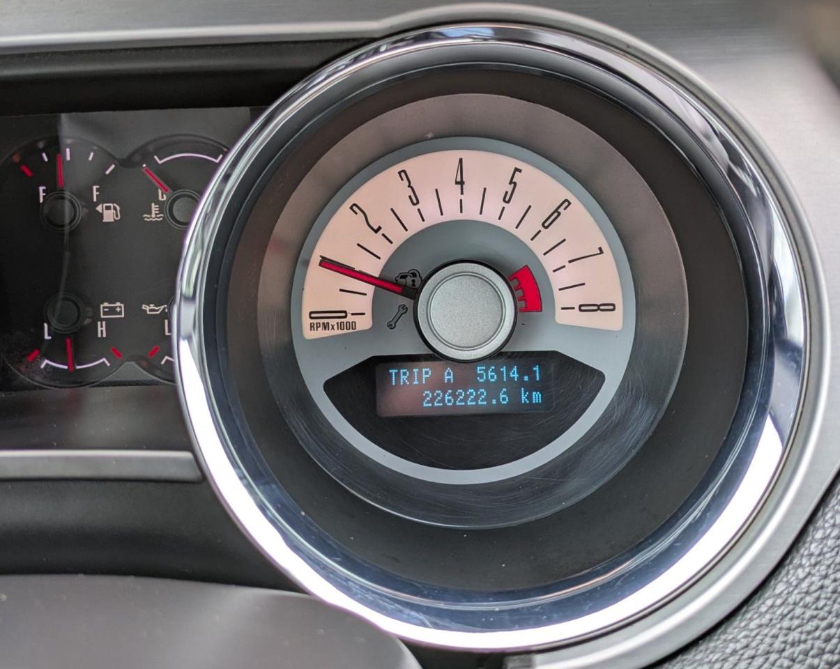 2010 Ford Mustang GT - Photo #11