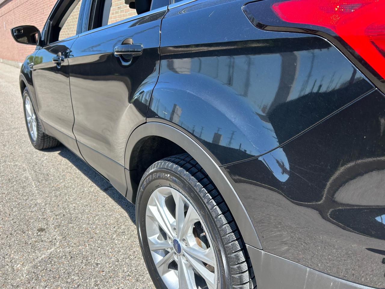 2017 Ford Escape SE - Photo #5