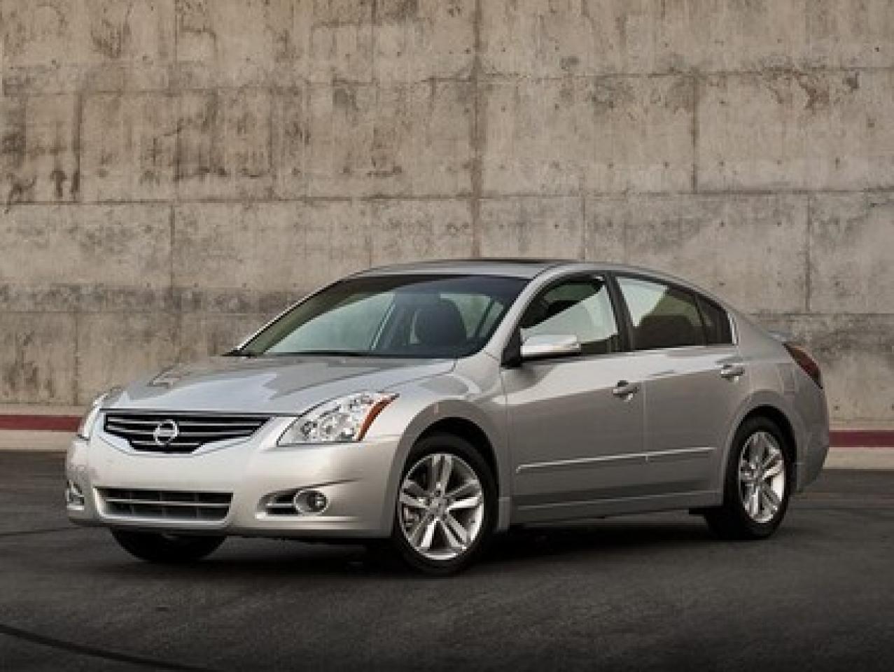 Used 2012 Nissan Altima 2.5 SL/ LEATHER /ROOF / ALLOYS/ REAR CAM / BOSE/AC for sale in Scarborough, ON
