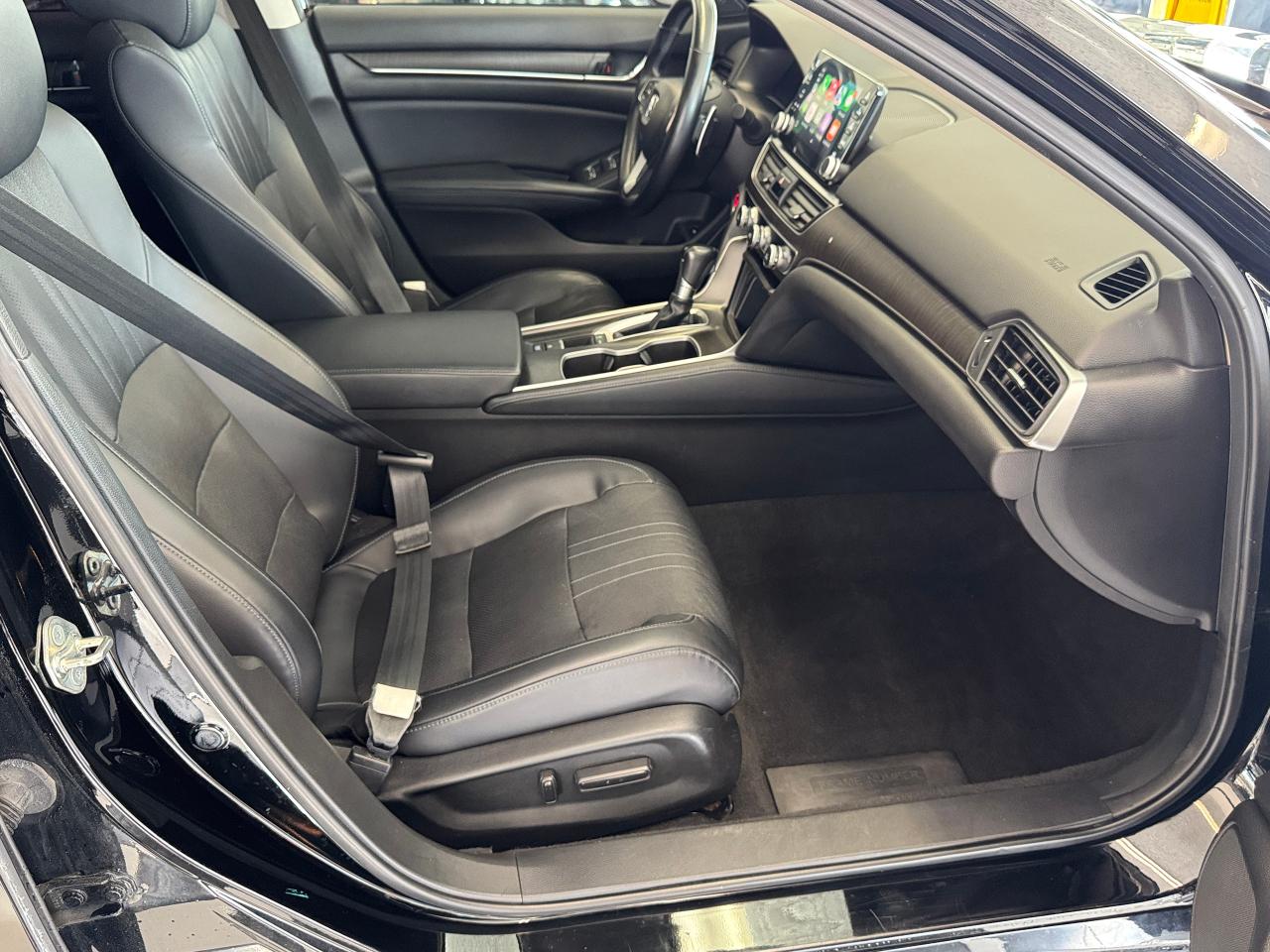 2018 Honda Accord Touring+HUD+New Tires+Adaptive Cruise+CLEAN CARFAX - Photo #27