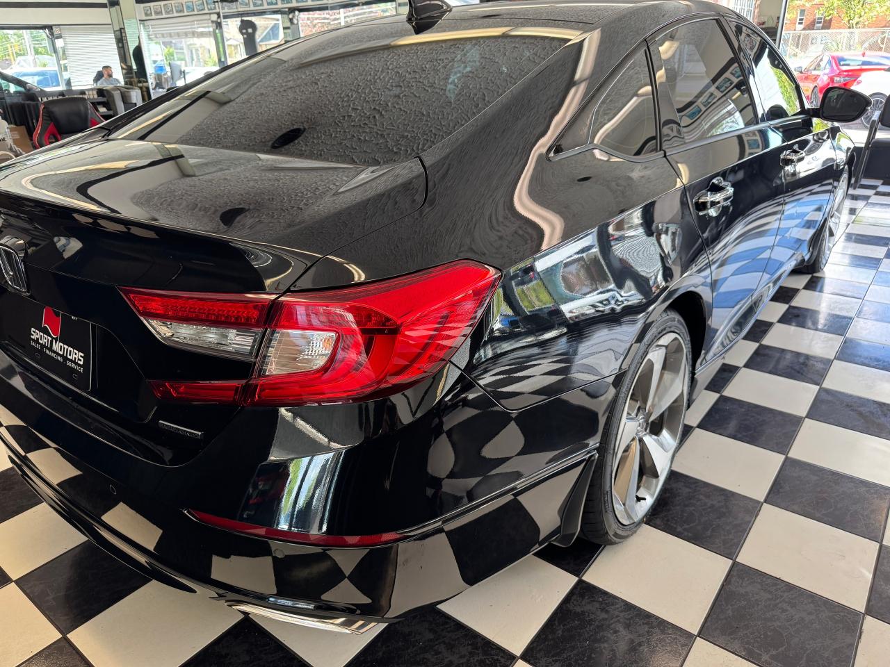 2018 Honda Accord Touring+HUD+New Tires+Adaptive Cruise+CLEAN CARFAX Photo111