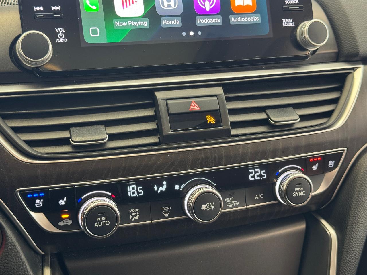 2018 Honda Accord Touring+HUD+New Tires+Adaptive Cruise+CLEAN CARFAX Photo106