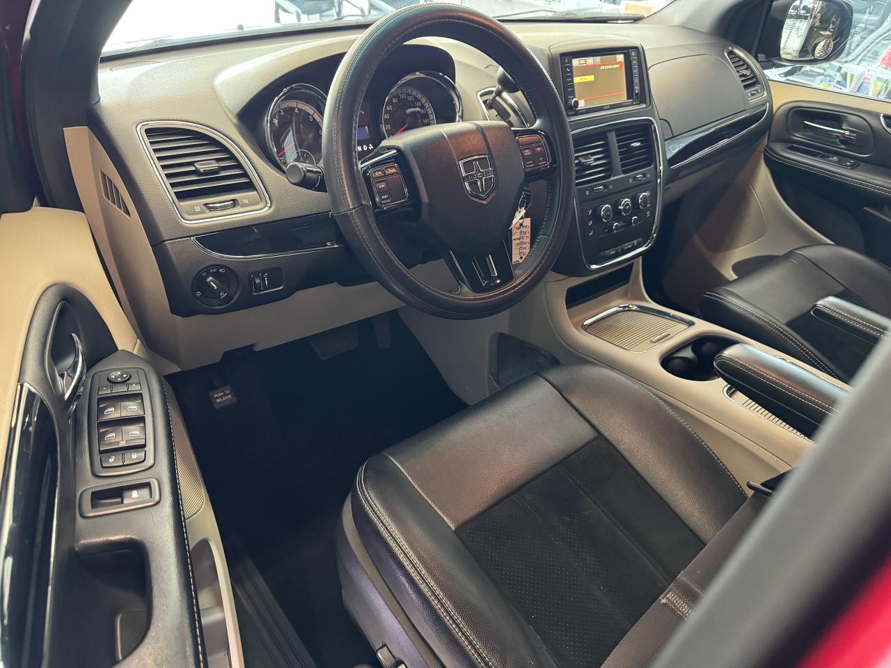 2015 Dodge Grand Caravan SXT STOWNGO+Camera+DVD+CLEAN CARFAX Photo21