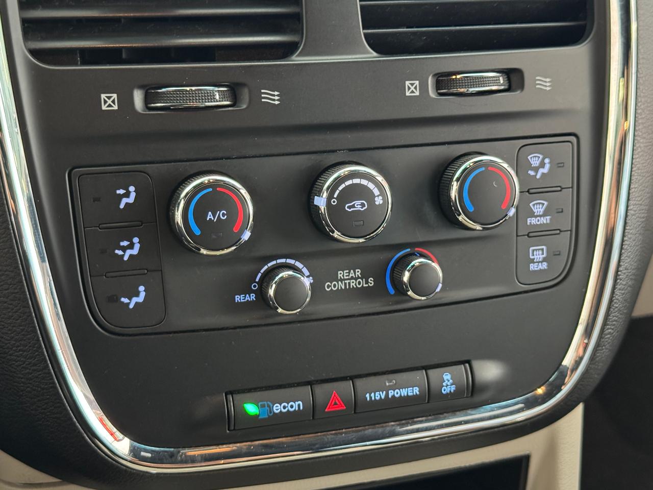 2015 Dodge Grand Caravan SXT STOWNGO+Camera+DVD+CLEAN CARFAX Photo35