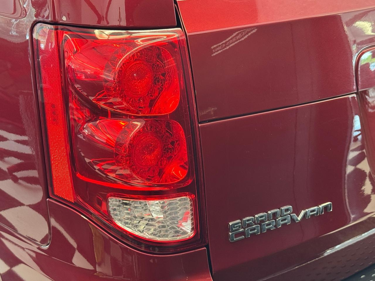 2015 Dodge Grand Caravan SXT STOWNGO+Camera+DVD+CLEAN CARFAX Photo54