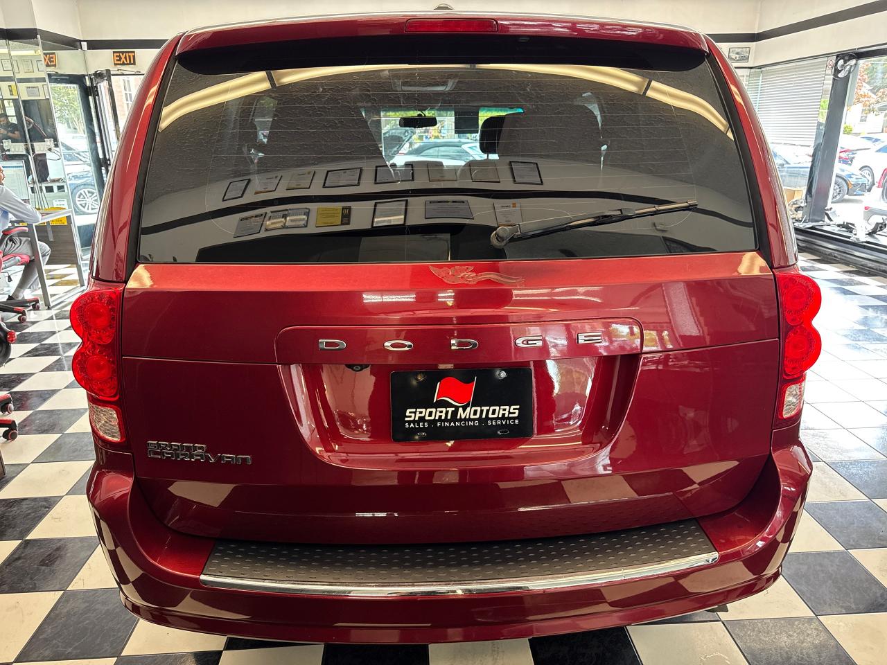 2015 Dodge Grand Caravan SXT STOWNGO+Camera+DVD+CLEAN CARFAX - Photo #9