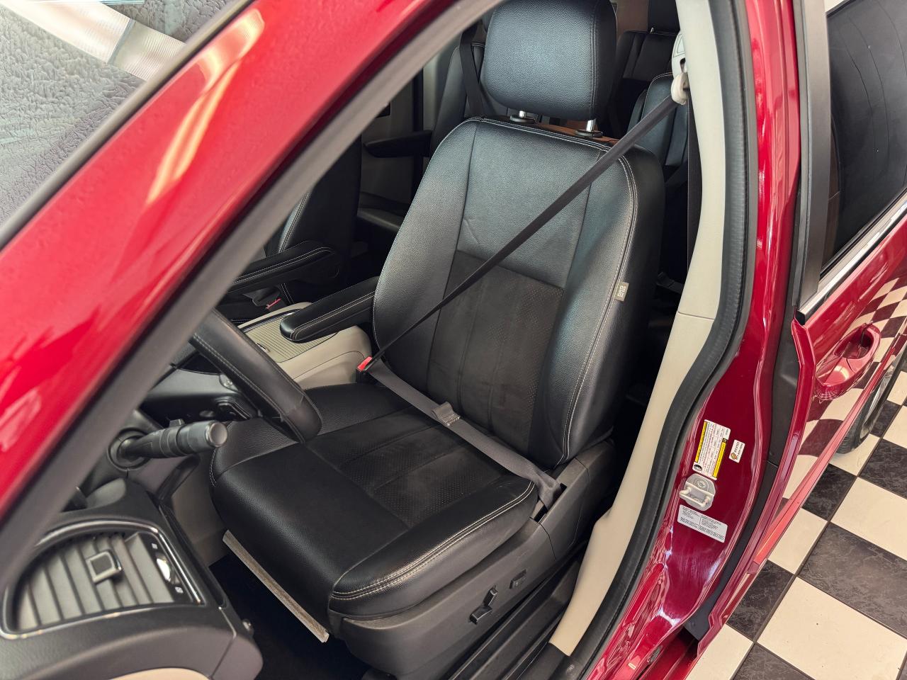 2015 Dodge Grand Caravan SXT STOWNGO+Camera+DVD+CLEAN CARFAX Photo23