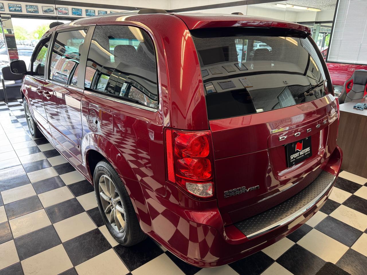 2015 Dodge Grand Caravan SXT STOWNGO+Camera+DVD+CLEAN CARFAX Photo8
