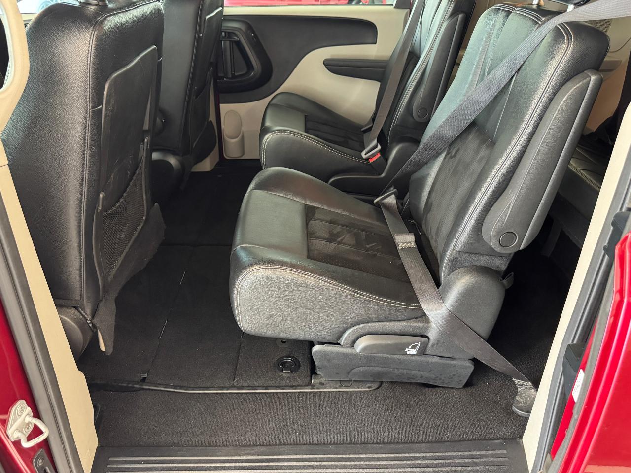 2015 Dodge Grand Caravan SXT STOWNGO+Camera+DVD+CLEAN CARFAX Photo27