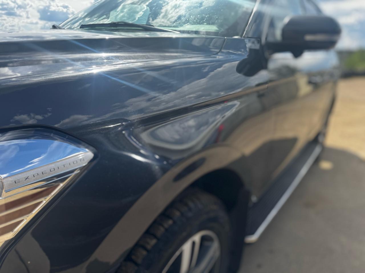 2023 Ford Expedition XLT Photo5