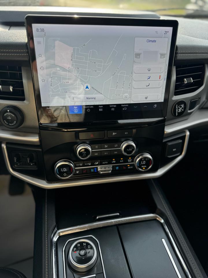 2023 Ford Expedition XLT Photo5