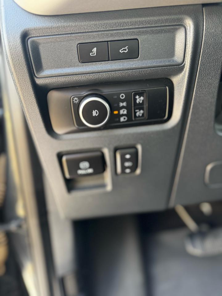 2023 Ford Expedition XLT Photo5