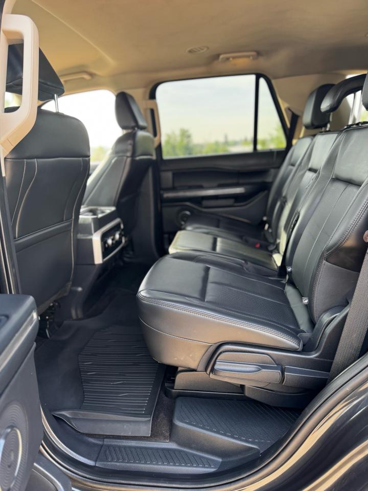 2023 Ford Expedition XLT Photo5