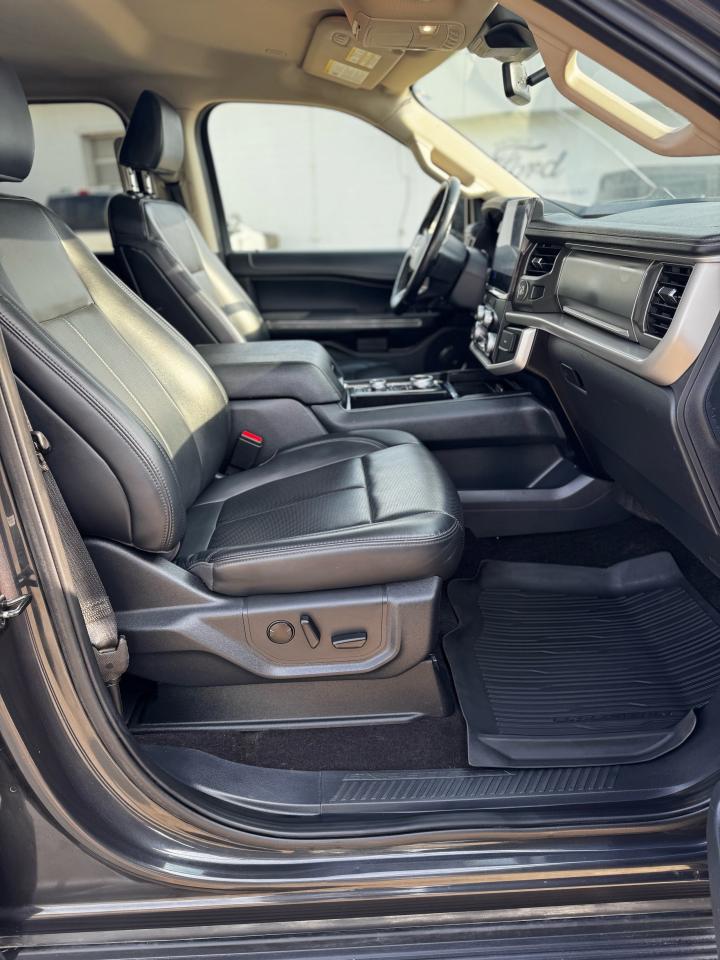2023 Ford Expedition XLT Photo5