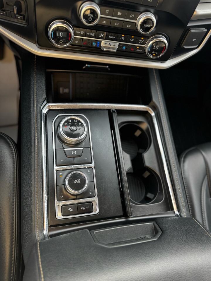 2023 Ford Expedition XLT Photo5