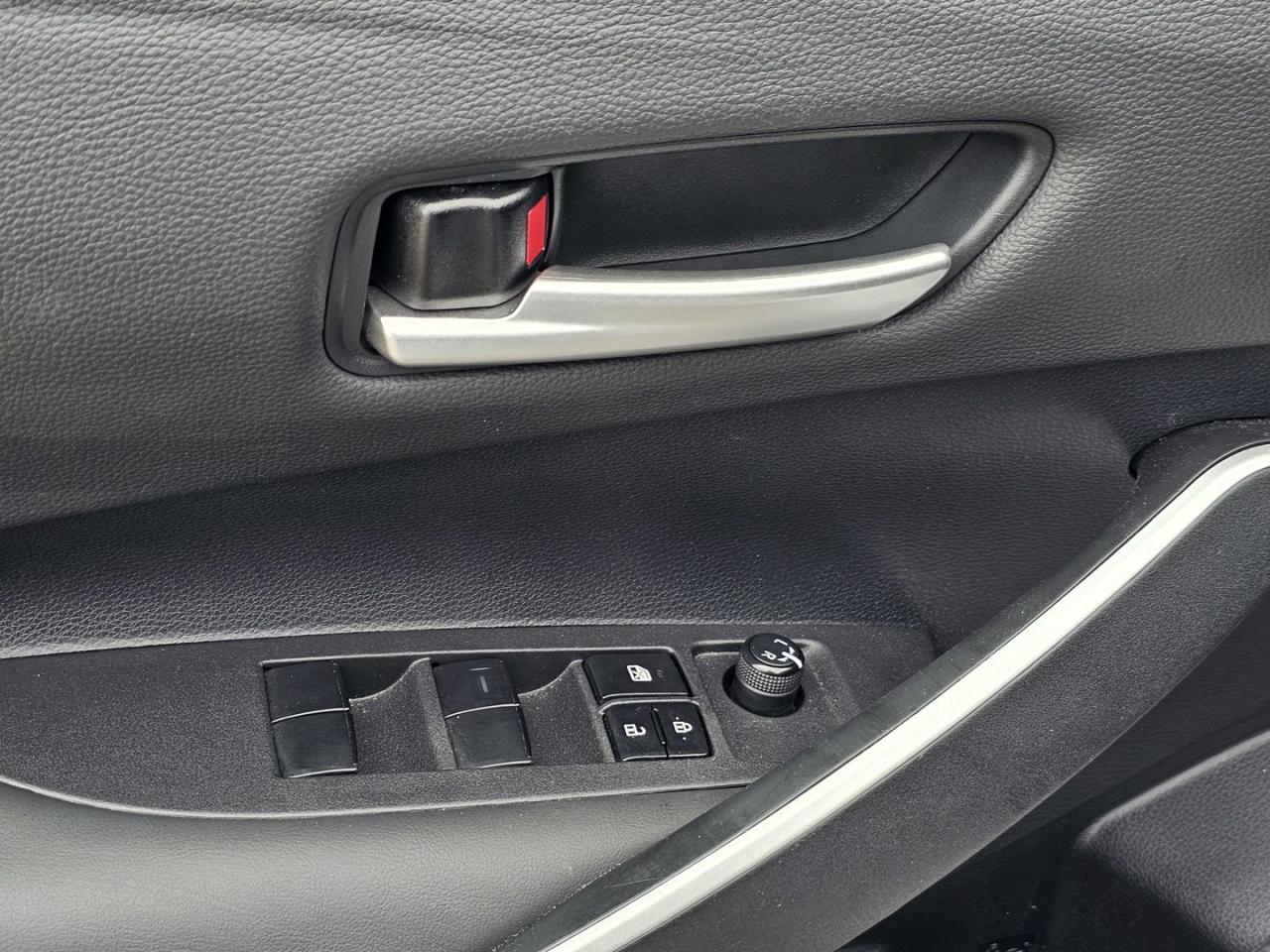 2024 Toyota Corolla SE - 2.0L 4cyl, Low Kms - Photo #12