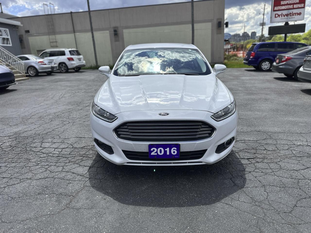 2016 Ford Fusion SE - Photo #2