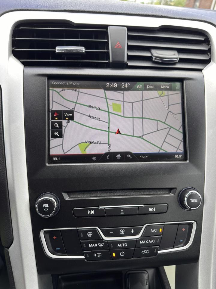 2016 Ford Fusion SE - Photo #10