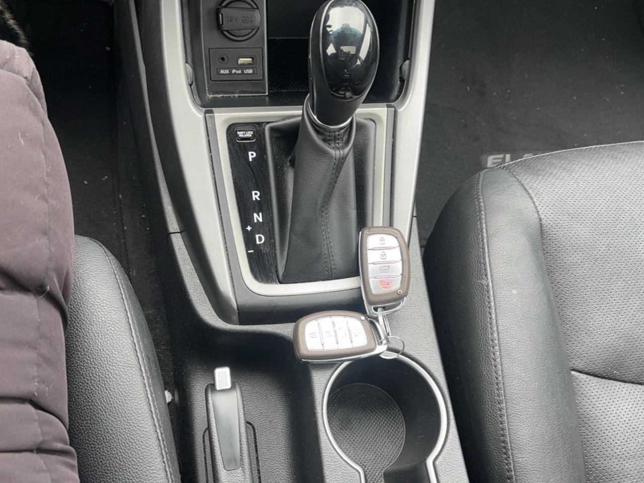 2015 Hyundai Elantra Limited - Photo #4