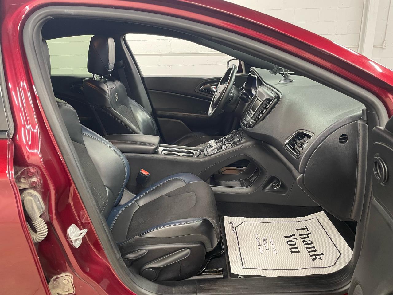 2015 Chrysler 200 S Photo28