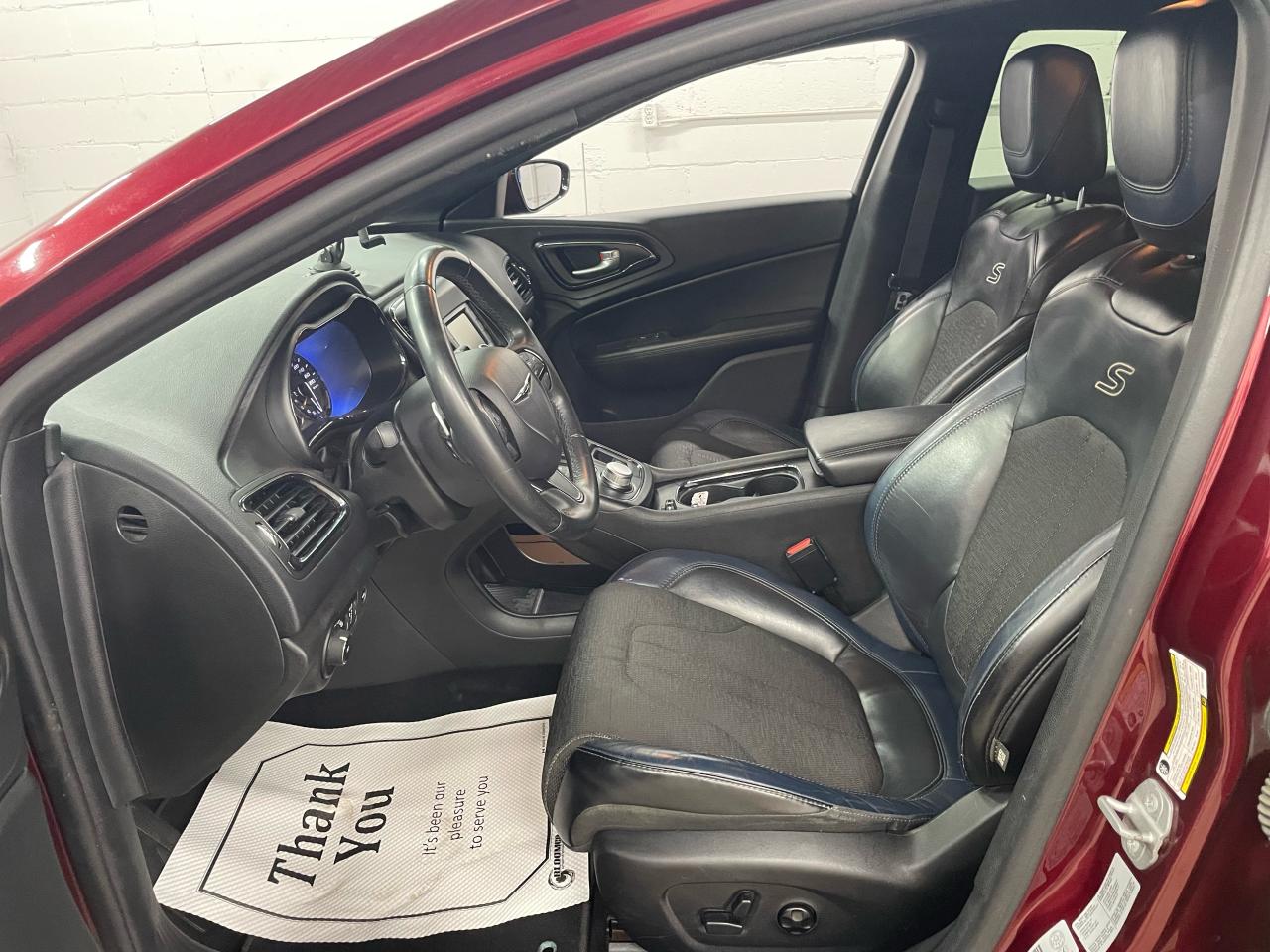 2015 Chrysler 200 S Photo25