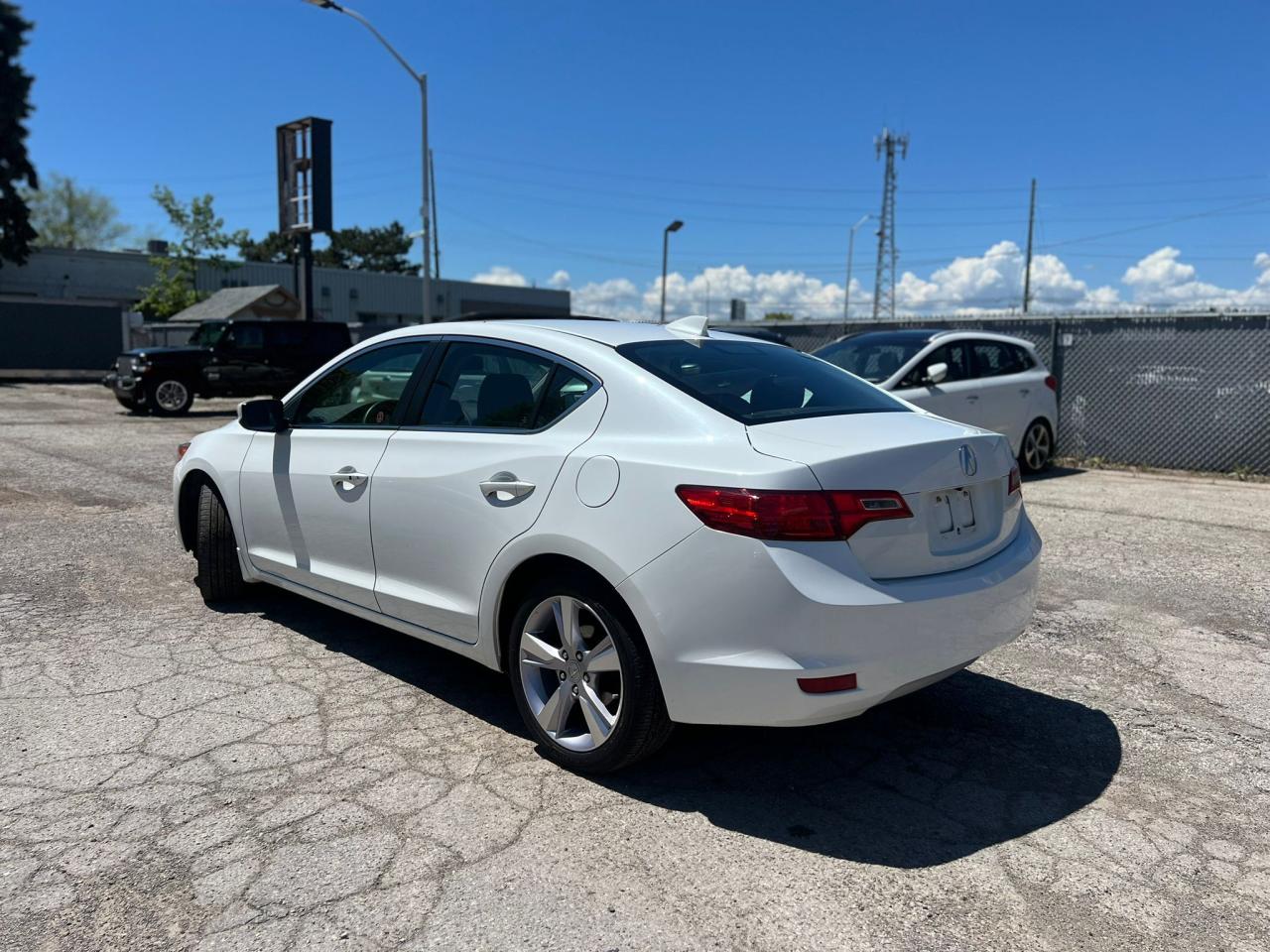 2014 Acura ILX LEATHER HEATED SEATS SUNROOF BACKUP CAM B-TOOTH - Photo #2