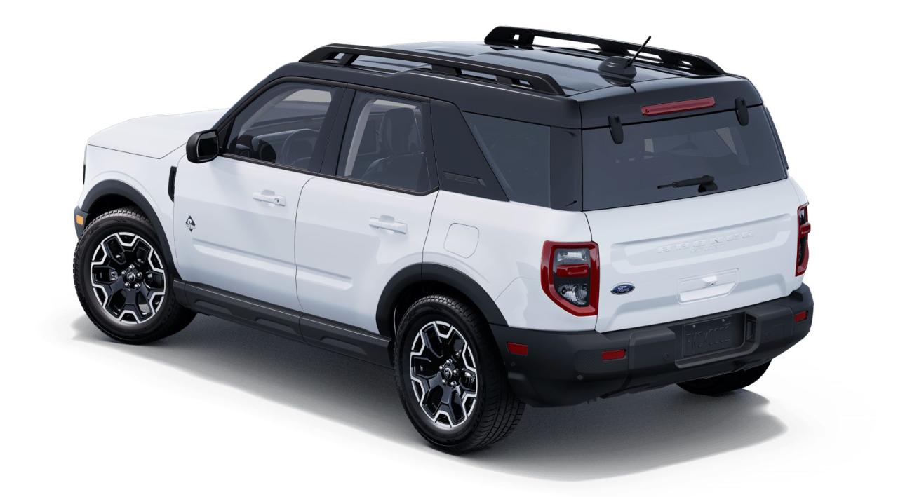 2025 Ford Bronco Sport Outer Banks 4X4 Photo1