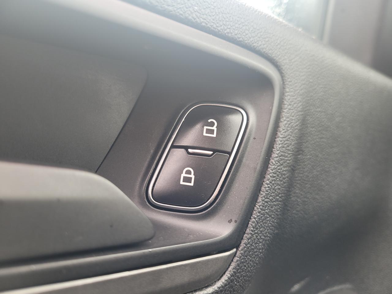 2020 Ford Escape S FWD Photo5