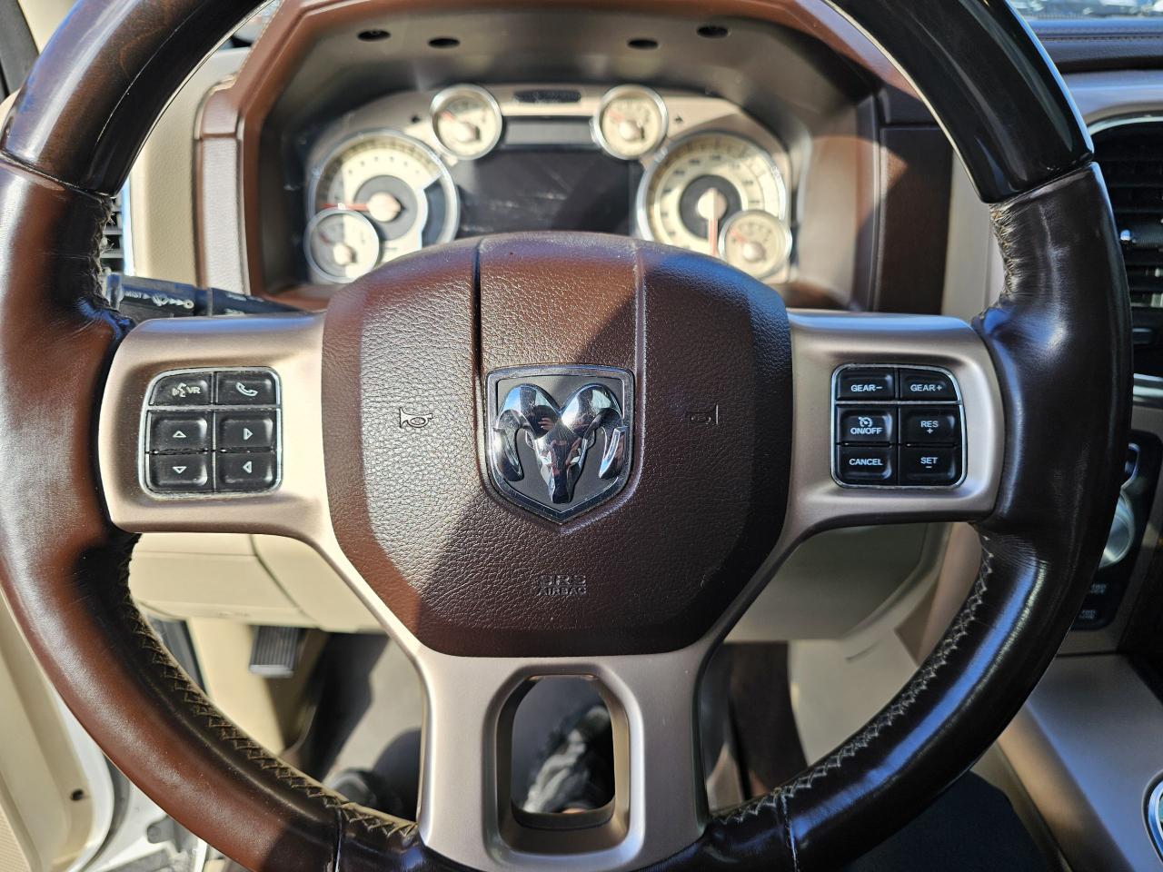 2017 RAM 1500 4WD Crew Cab 140.5" Longhorn, - Photo #13
