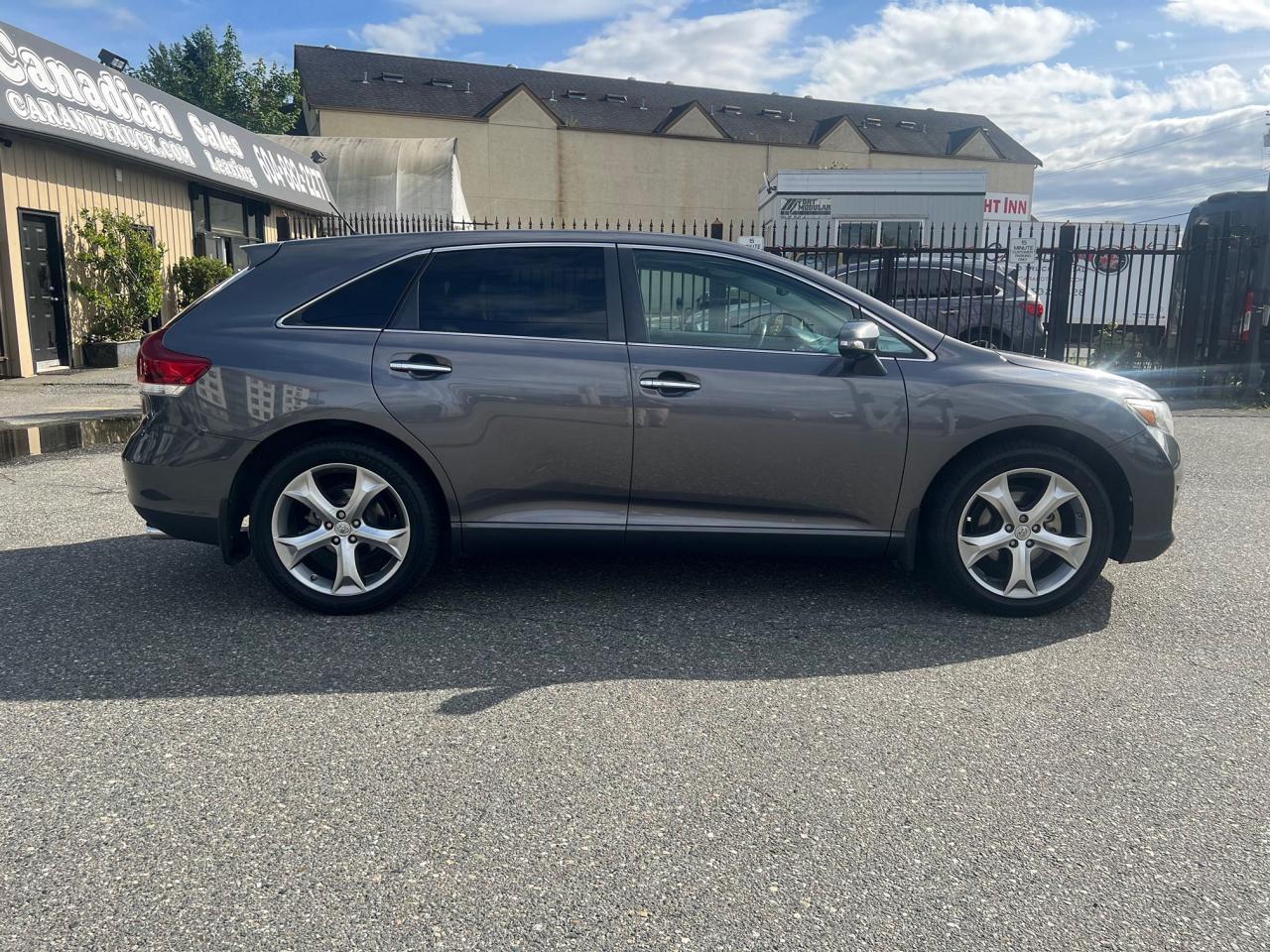 2014 Toyota Venza LIMITED AWD Photo25