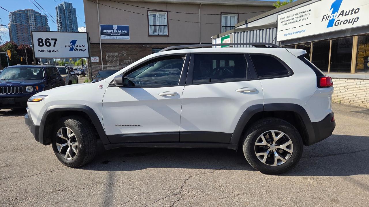 2015 Jeep Cherokee Trailhawk - Photo #2