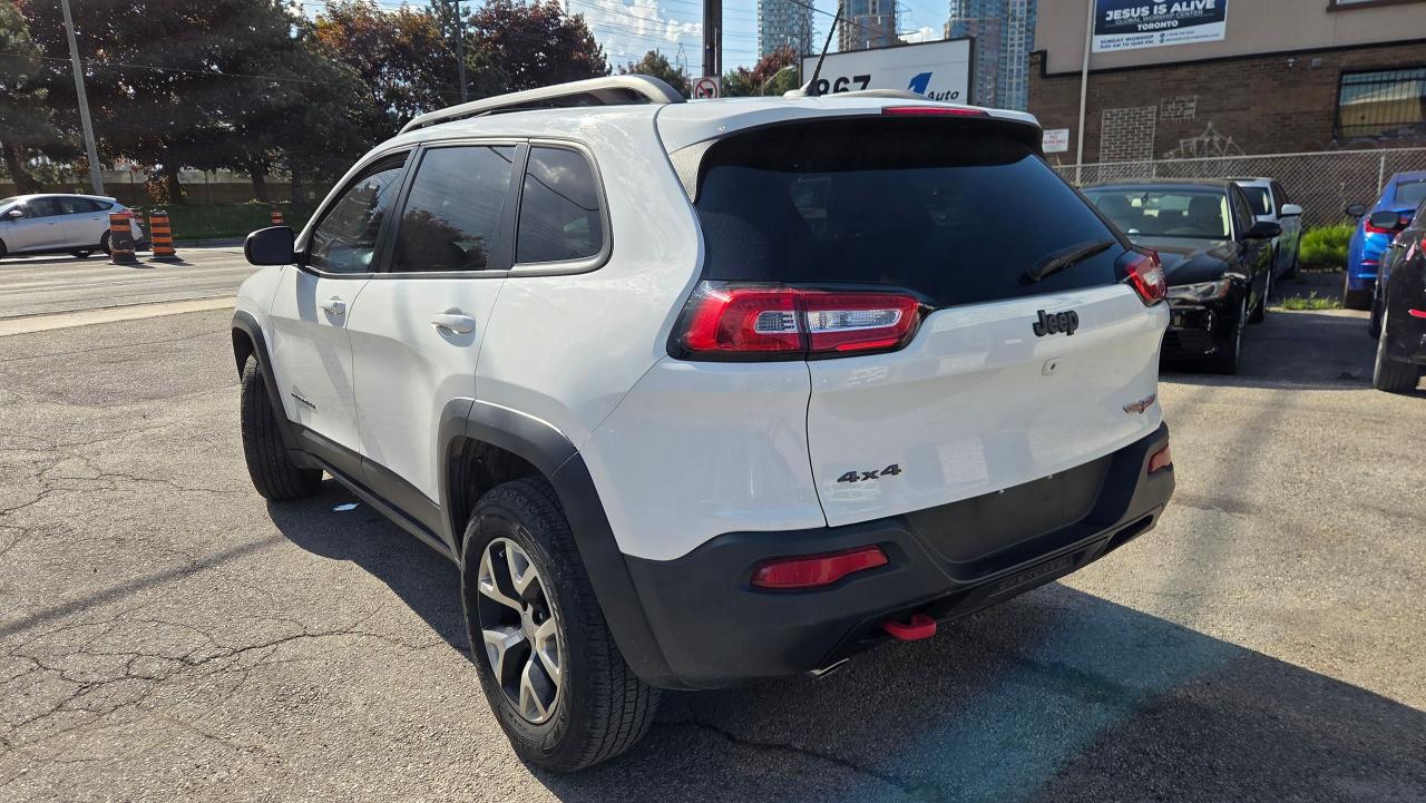 2015 Jeep Cherokee Trailhawk - Photo #3