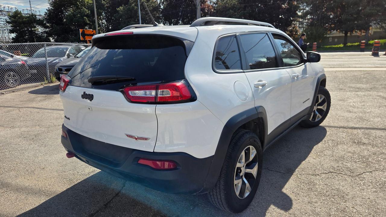 2015 Jeep Cherokee Trailhawk - Photo #4