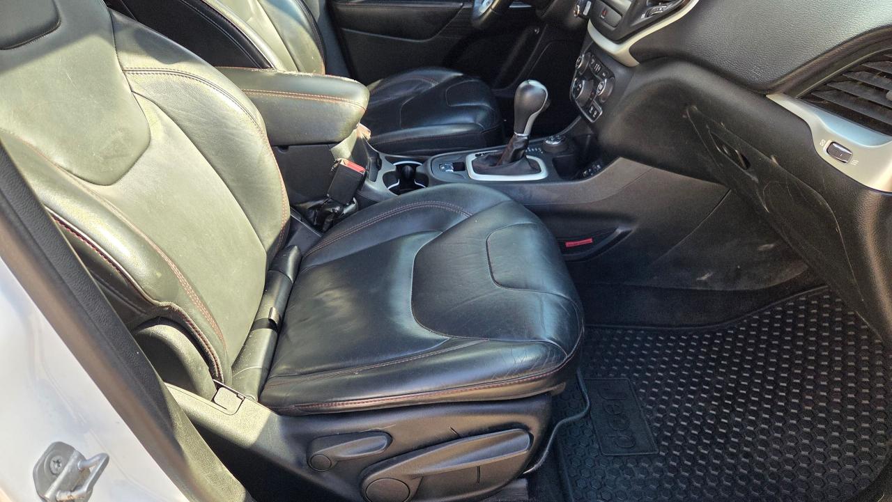 2015 Jeep Cherokee Trailhawk - Photo #9