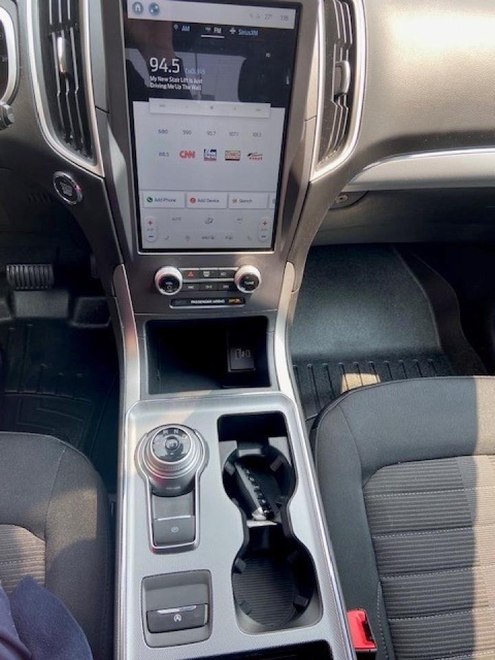 2021 Ford Edge SEL AWD Photo