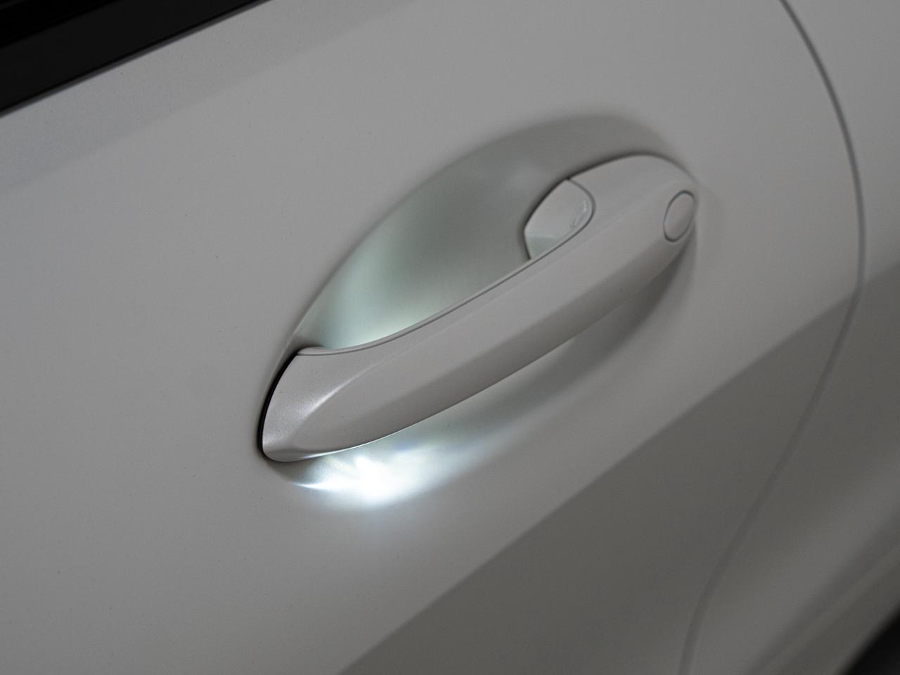 2023 BMW M8 COMPETITION | COUPE | CARBON CORE | MATTE WHITE Photo