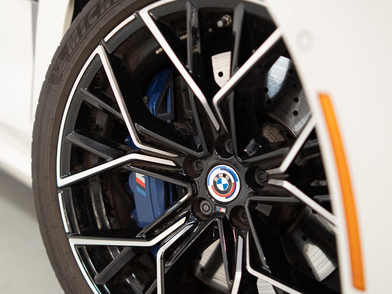 2023 BMW M8 COMPETITION | COUPE | CARBON CORE | MATTE WHITE Photo