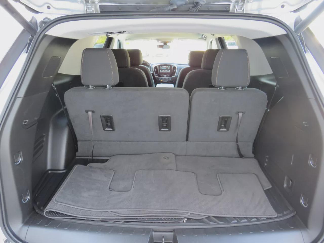 2019 Chevrolet Traverse LT Cloth (**CLEAN TITLE/NO ACCIDENTS!!**SAFETY/CERTIFIED!!**AWD**ALLOY RIMS**RENOTE START**POWER SEATS**DIGITAL TOUCHSCREEN**HEATED SEATS**REVERSE CAMERA**POWER TAILGATE**LEATHER WRAPPED STEERING WHEEL**BLUETOOTH**CRUISE CONTROL**PUSH BUTTON START**DUAL C Photo