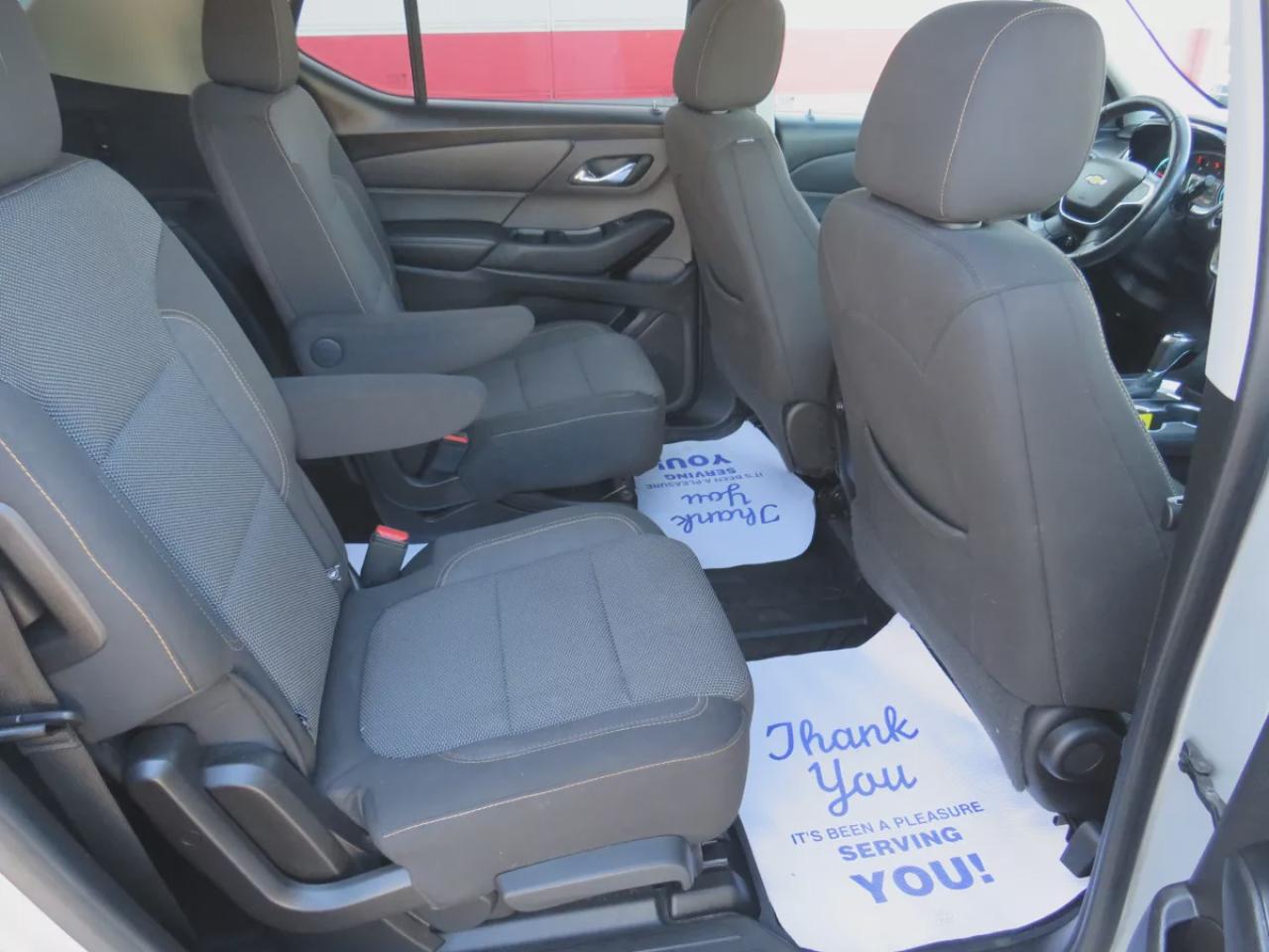 2019 Chevrolet Traverse LT Cloth (**CLEAN TITLE/NO ACCIDENTS!!**SAFETY/CERTIFIED!!**AWD**ALLOY RIMS**RENOTE START**POWER SEATS**DIGITAL TOUCHSCREEN**HEATED SEATS**REVERSE CAMERA**POWER TAILGATE**LEATHER WRAPPED STEERING WHEEL**BLUETOOTH**CRUISE CONTROL**PUSH BUTTON START**DUAL C Photo